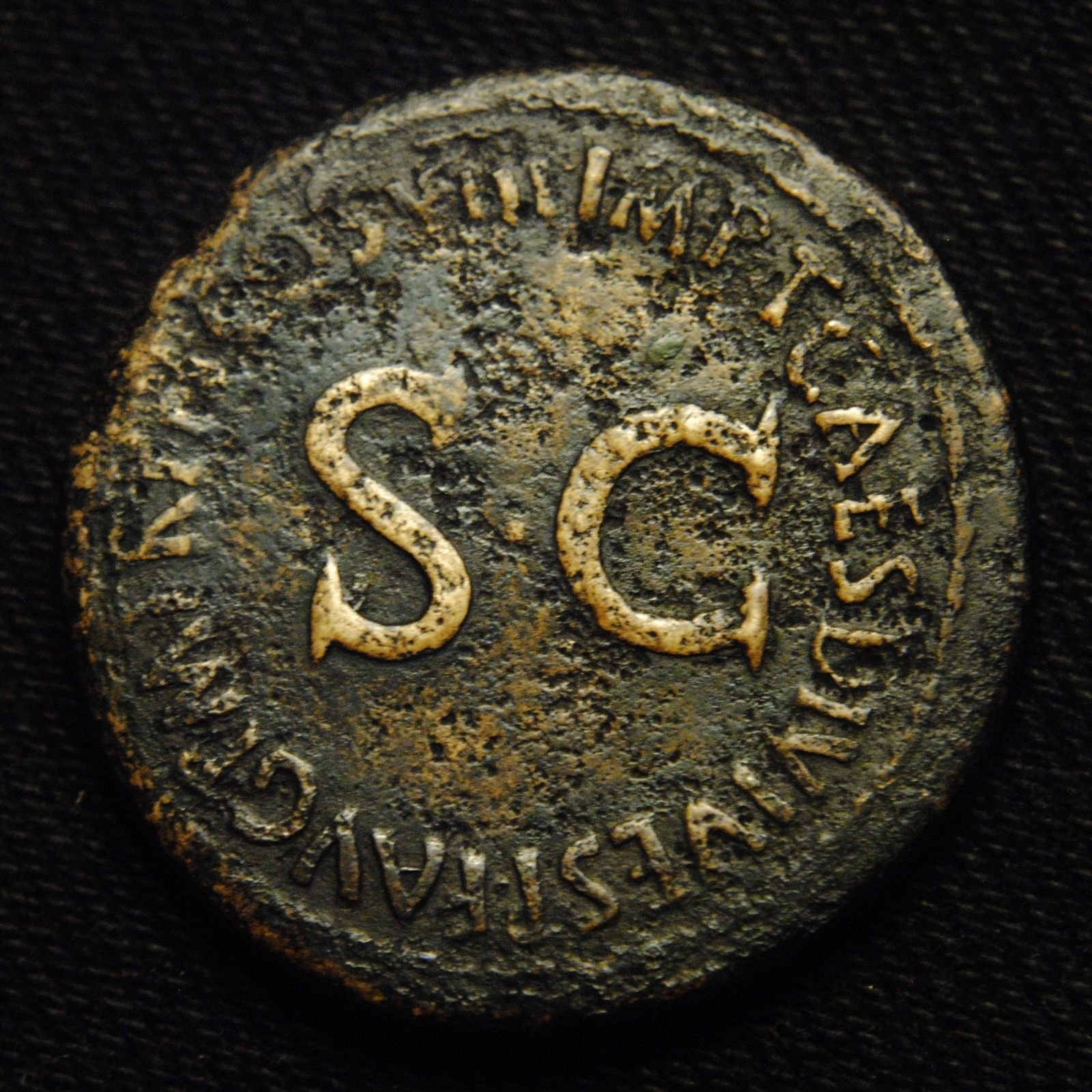 Æ Sestertius DIVVS AVGVSTVS VESP by Titus 250.jpg