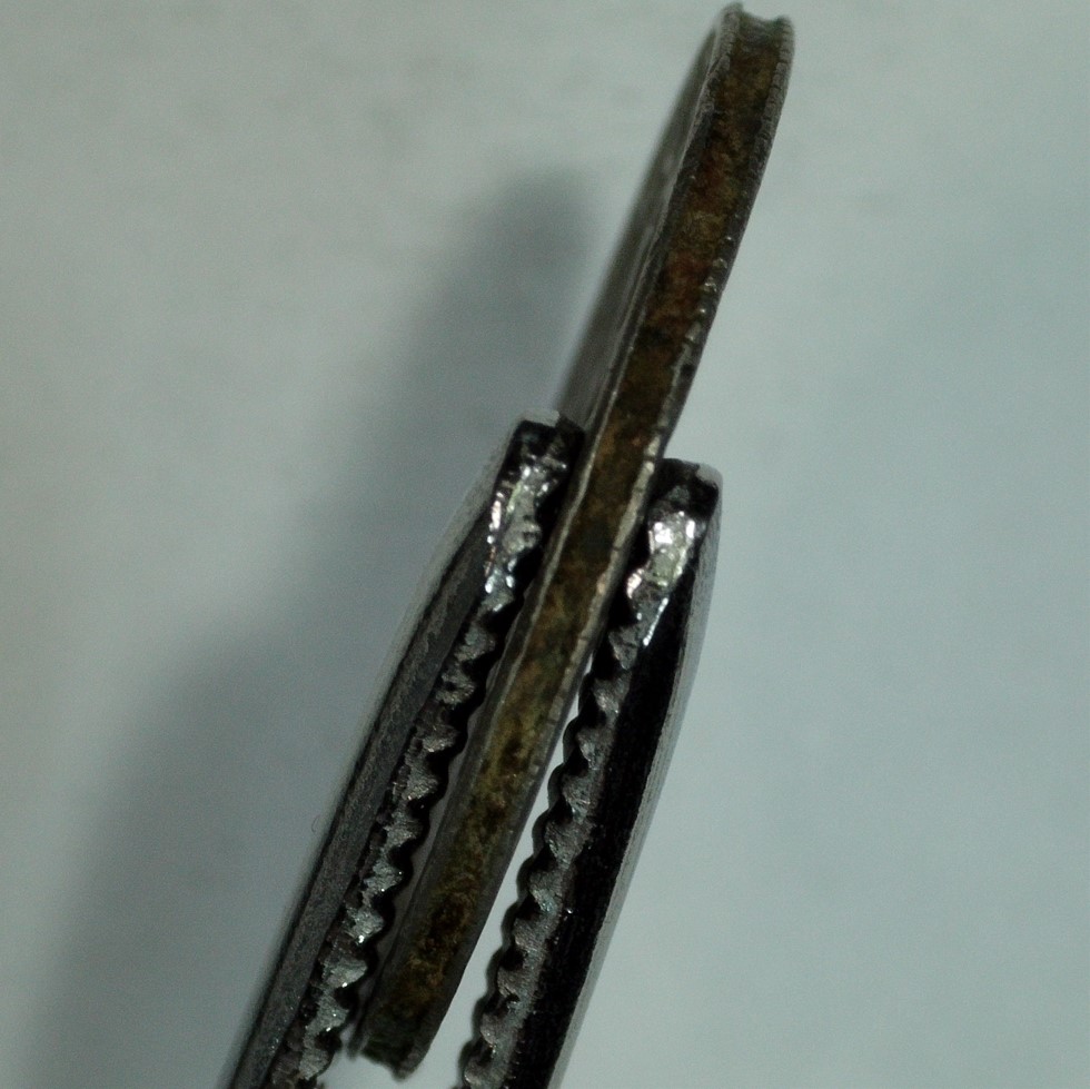 0.10_1983d-x_center-gap-1.JPG