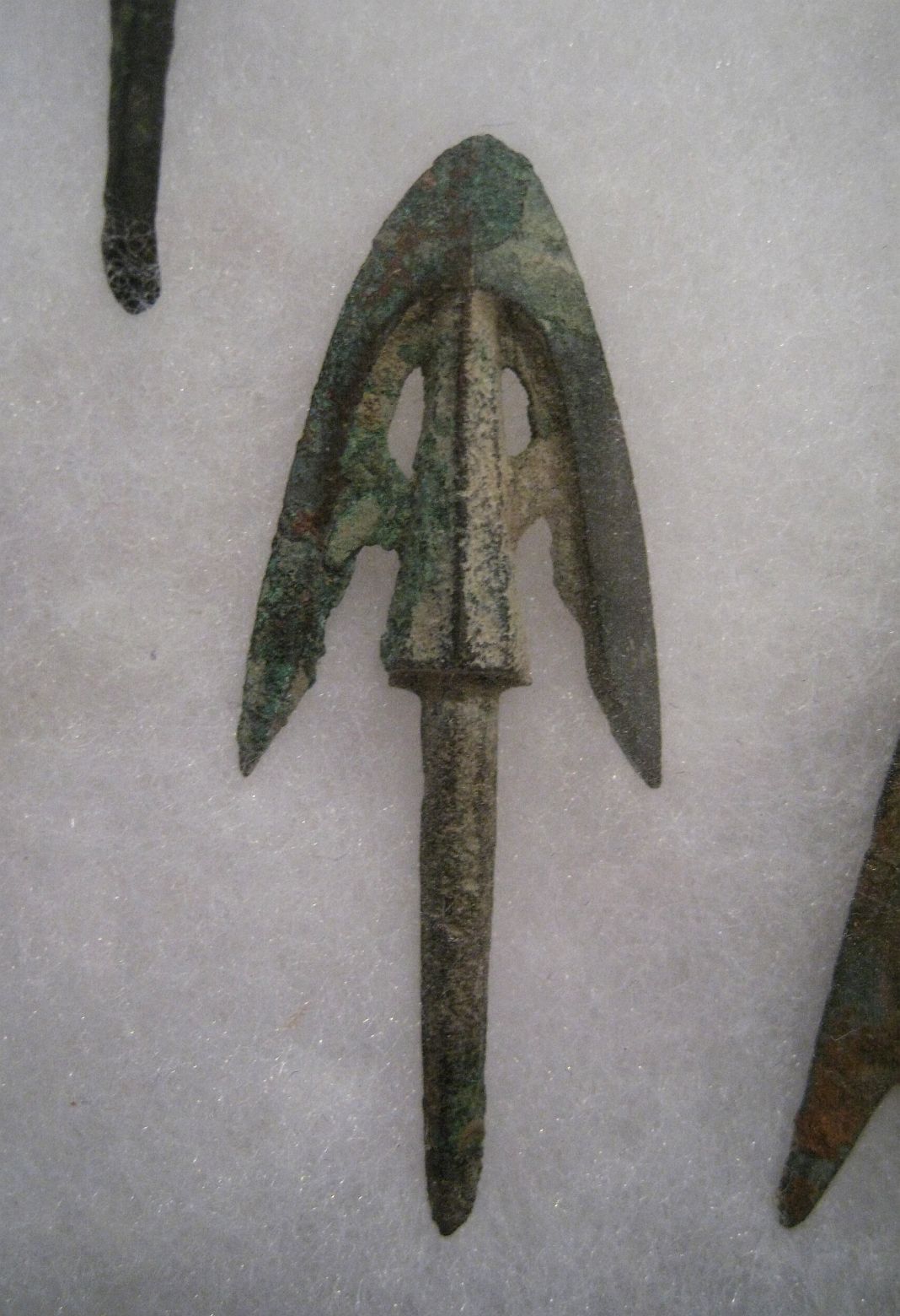 043-arrow.jpg