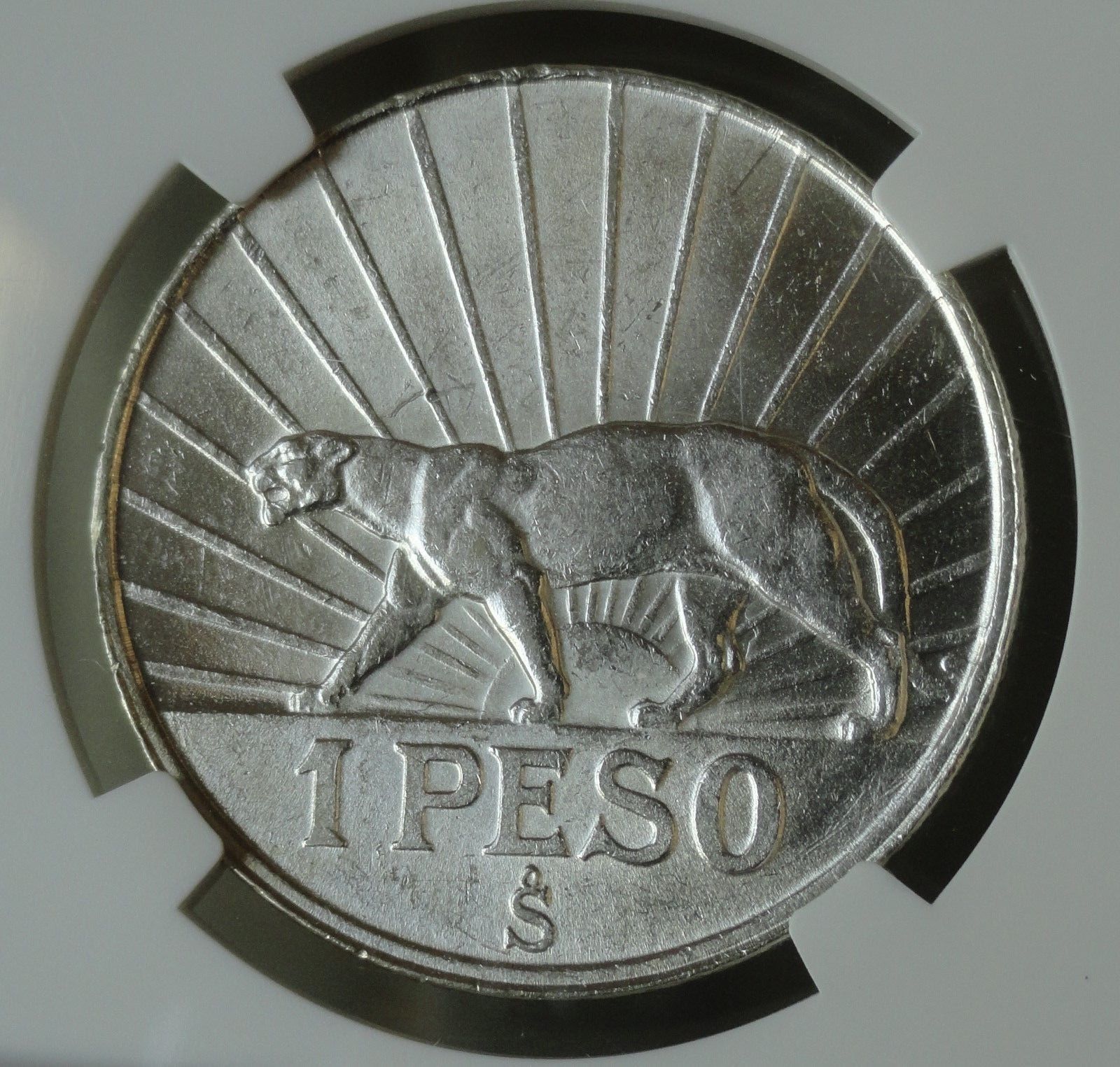 04_Uruguay 1942 Peso Puma.jpg
