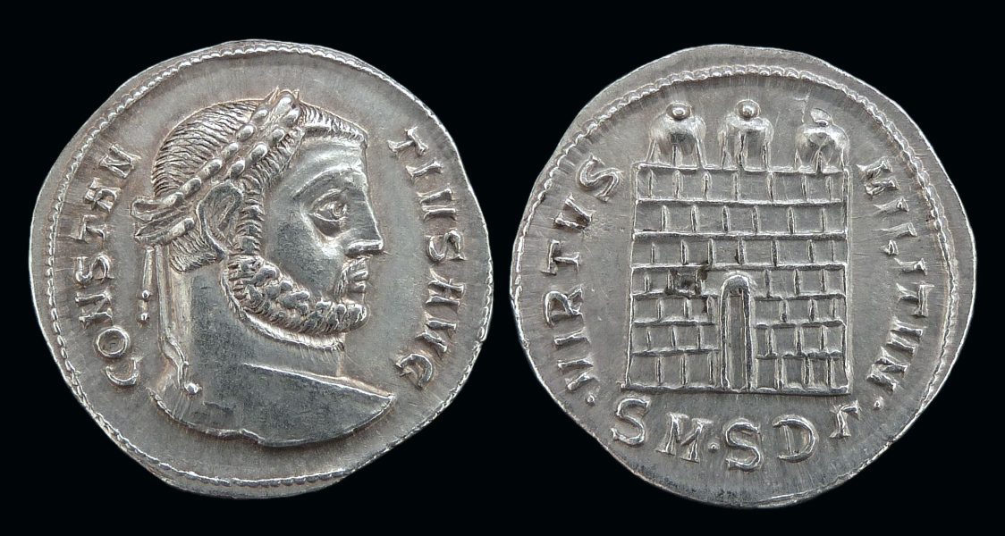 07 Constantius I - Argenteus Campgate.jpg