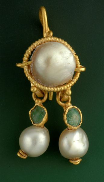 081111-ancient-earring_big_opt.jpg