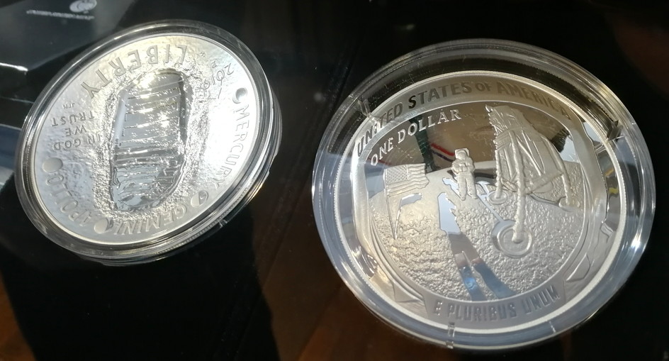 09 USMintMoon1.jpg