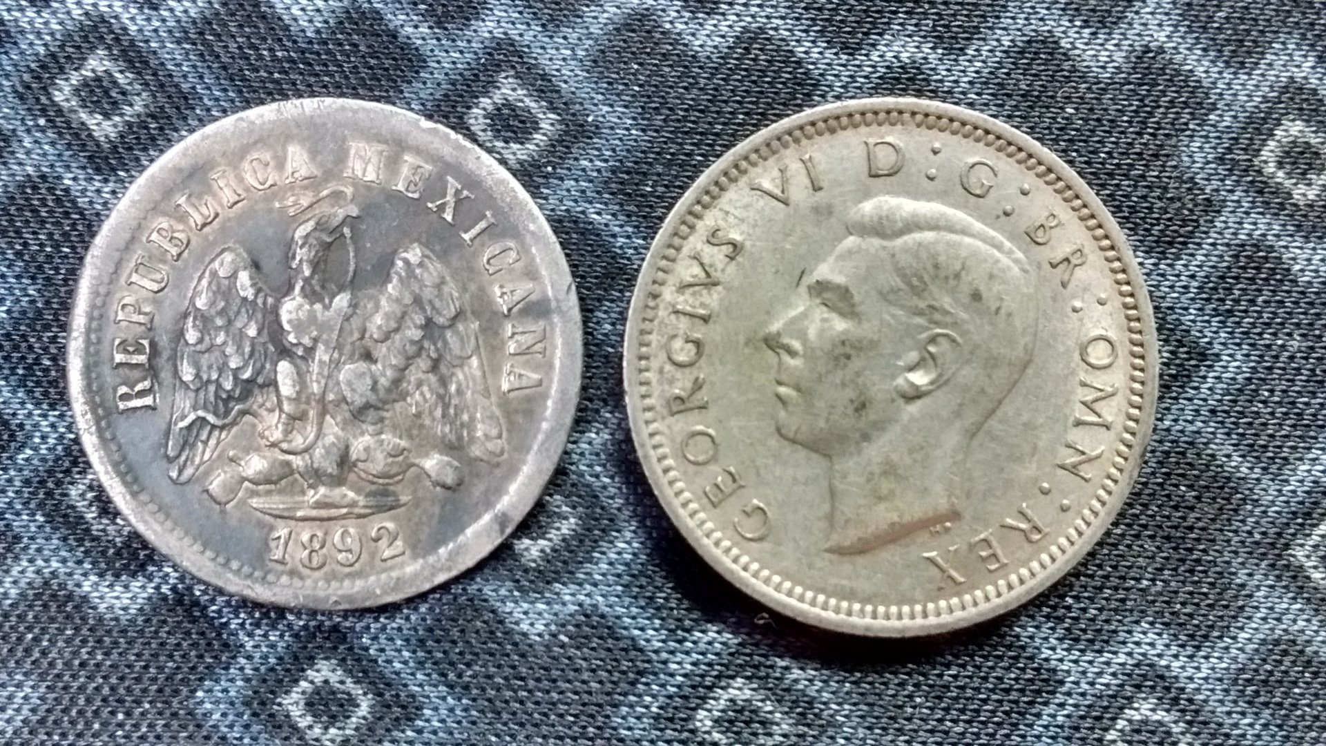 10 centavos and sixpence obv.jpg