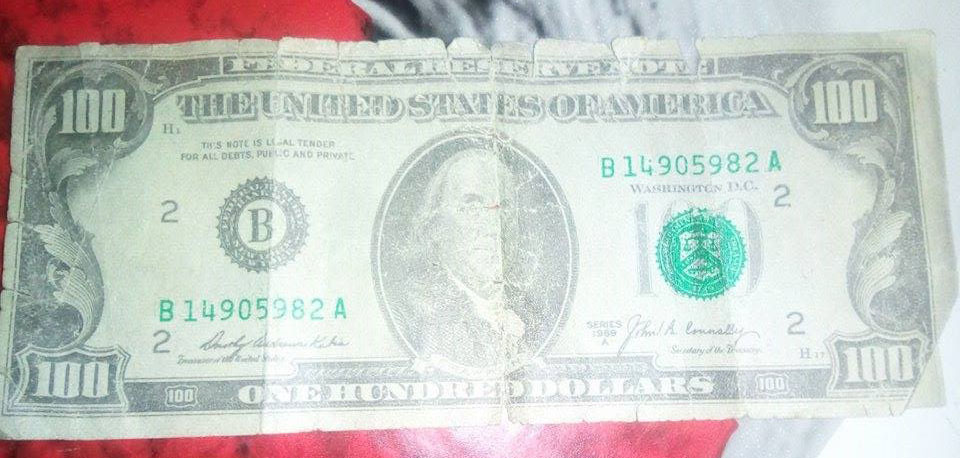 100dollarsA.jpg