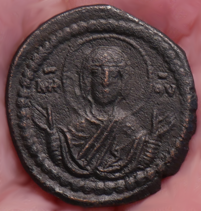 1068_to_1071_RomanusIVDiogenes_Follis_02.png