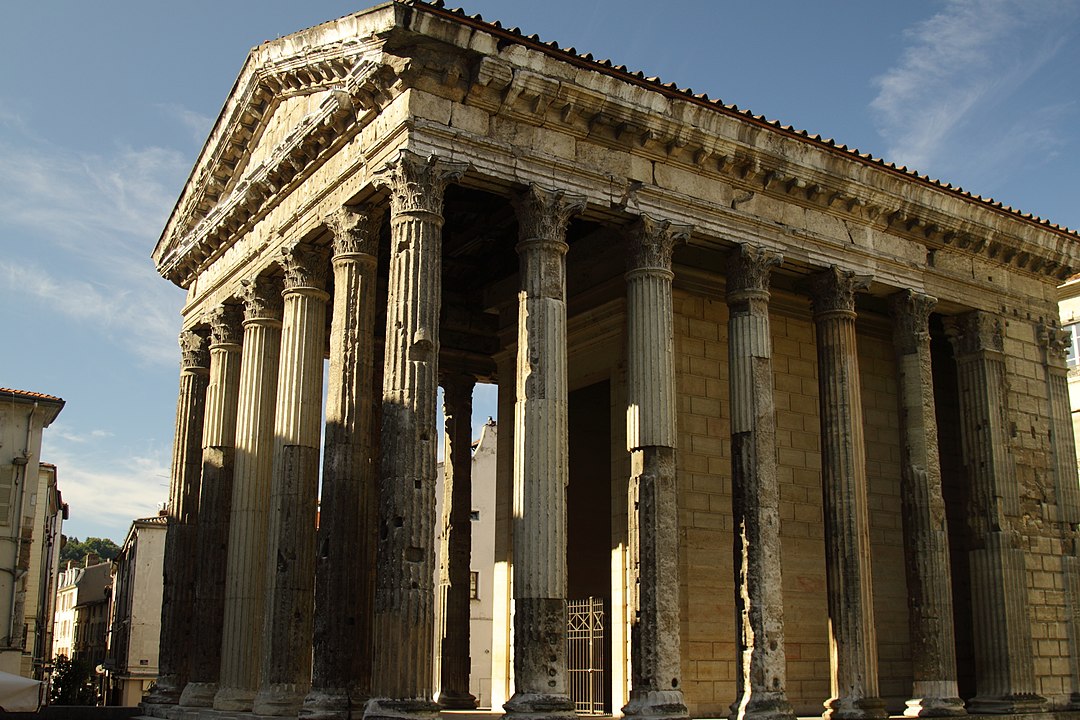 1080px-Vienne_—Temple_d%u2019Auguste_et_de_Livie.JPG