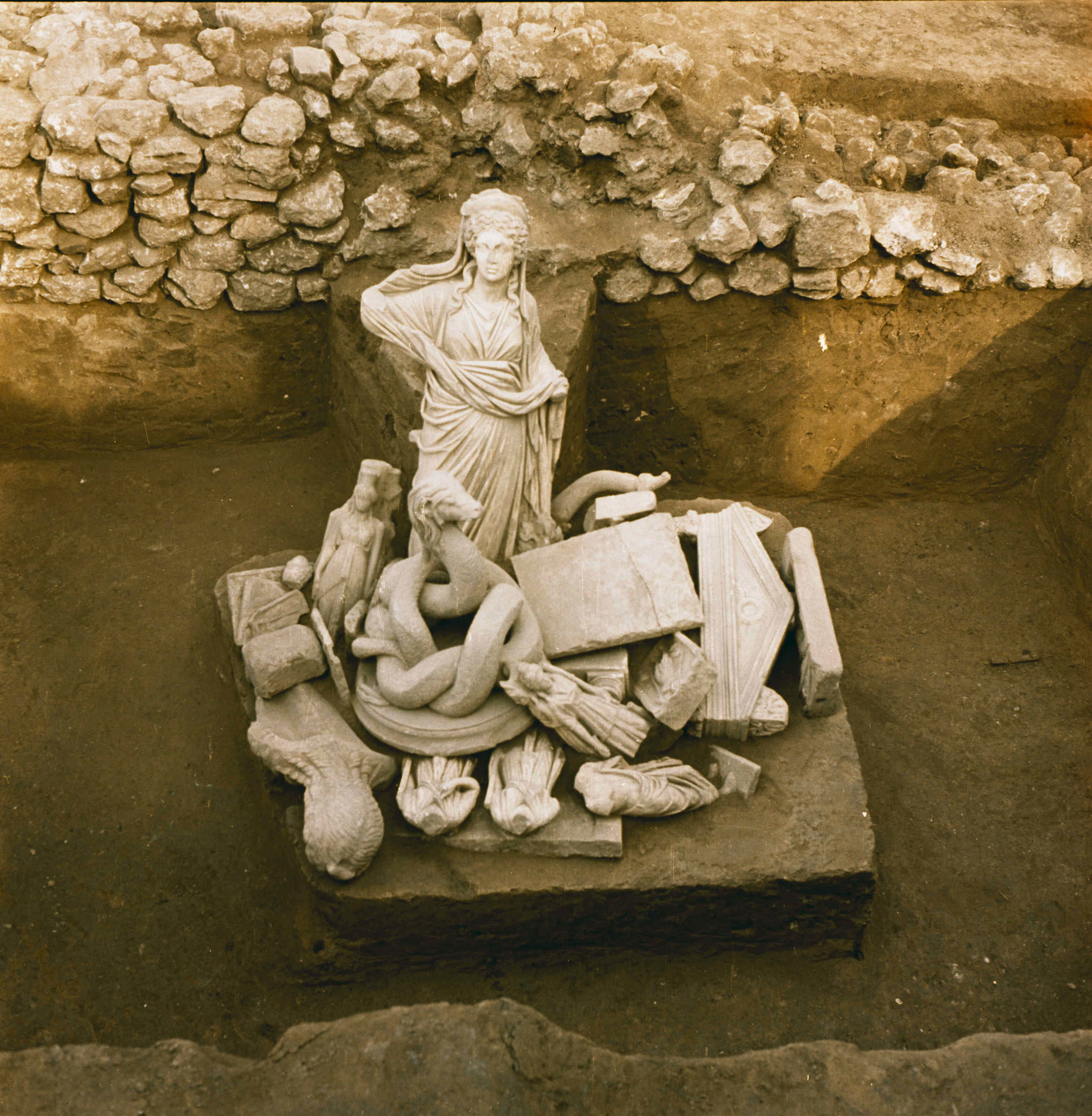 10_tezaur_sculpturi_4.jpg