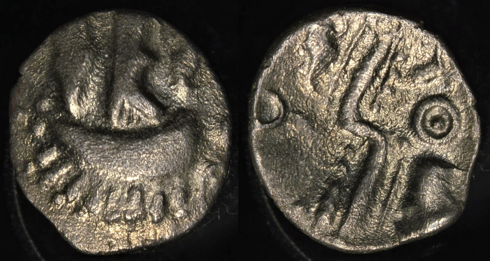 [1128] Durotriges celts - Durotriges region (AR Quarter Stater, 58 BC - AD 43).jpg
