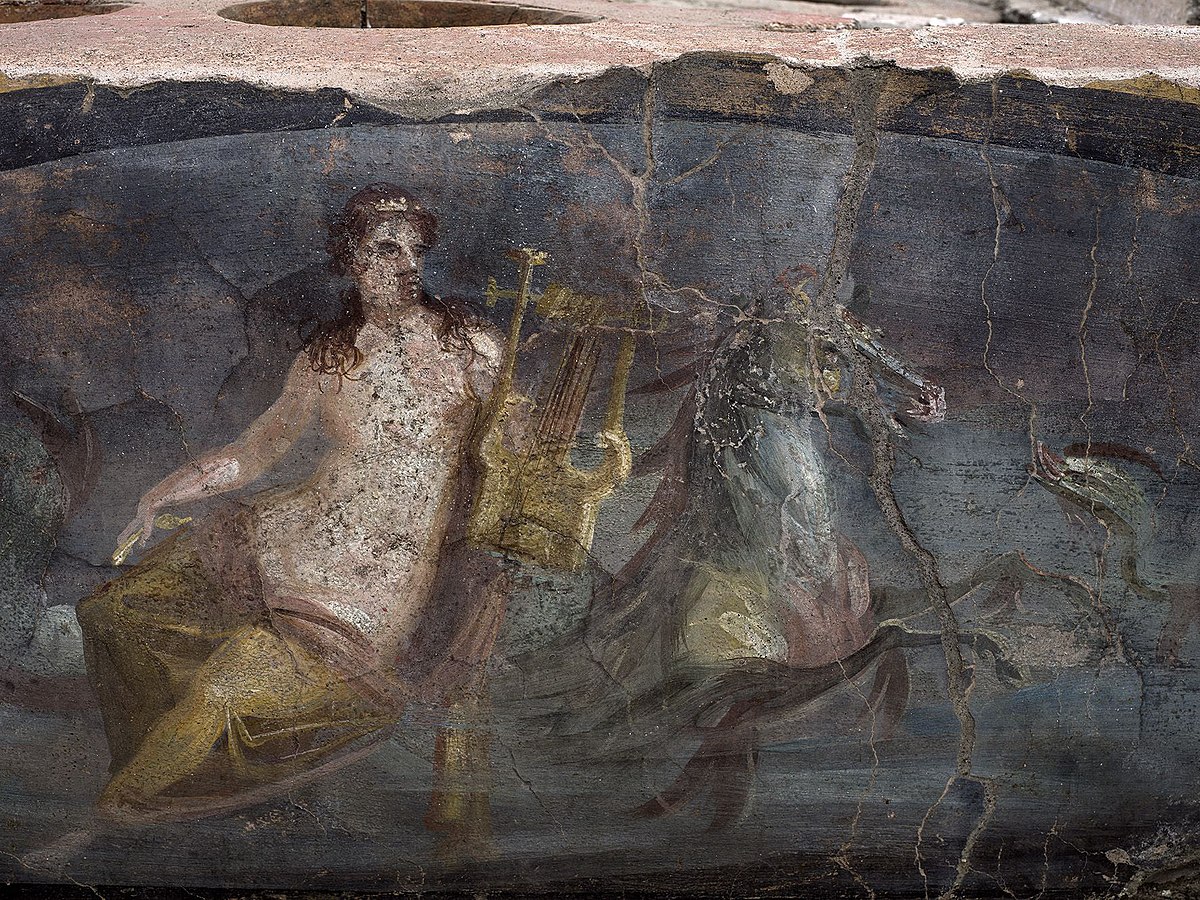 1200px-Nereid_pompeii_fresco.jpg