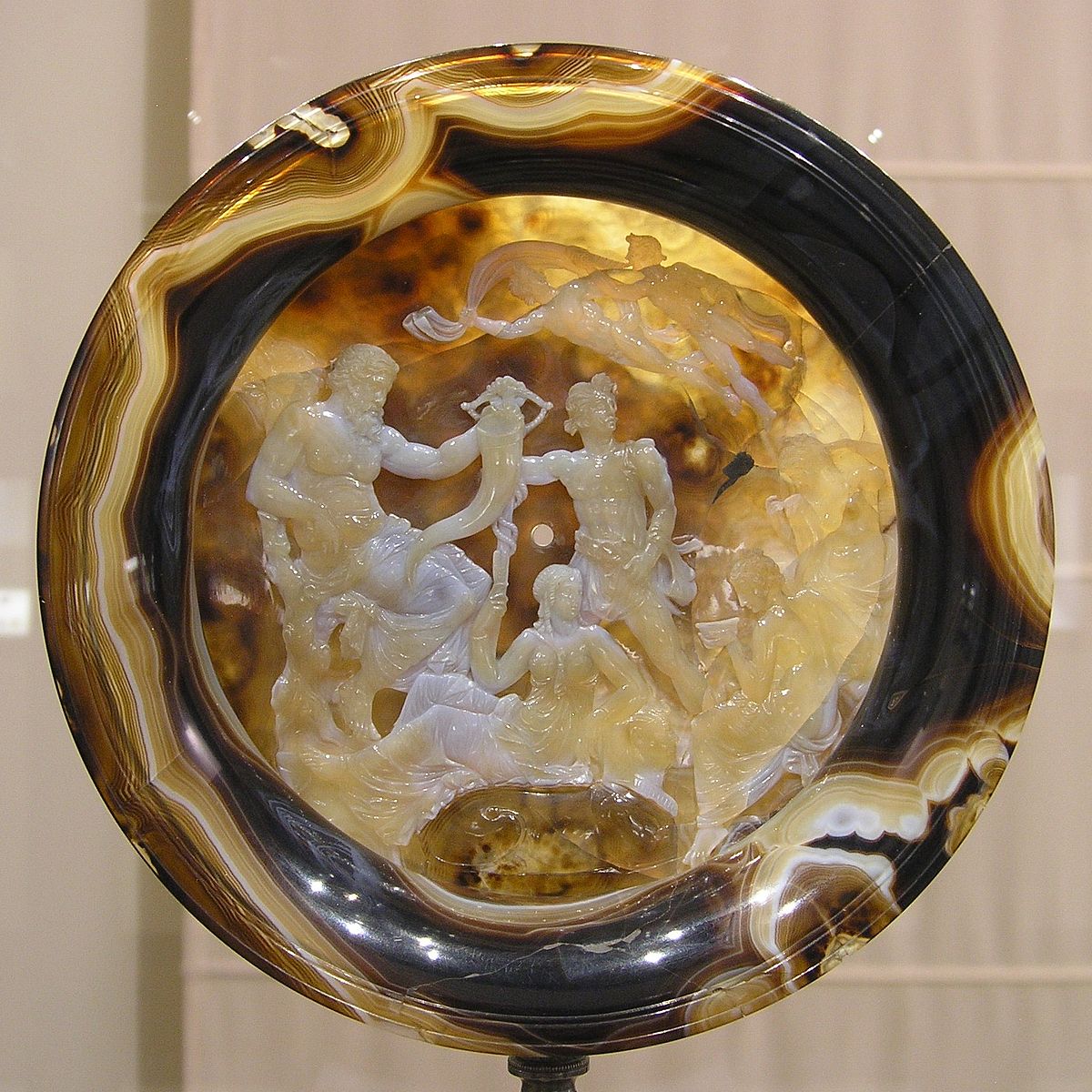 1200px-Tazza_Farnese.jpg