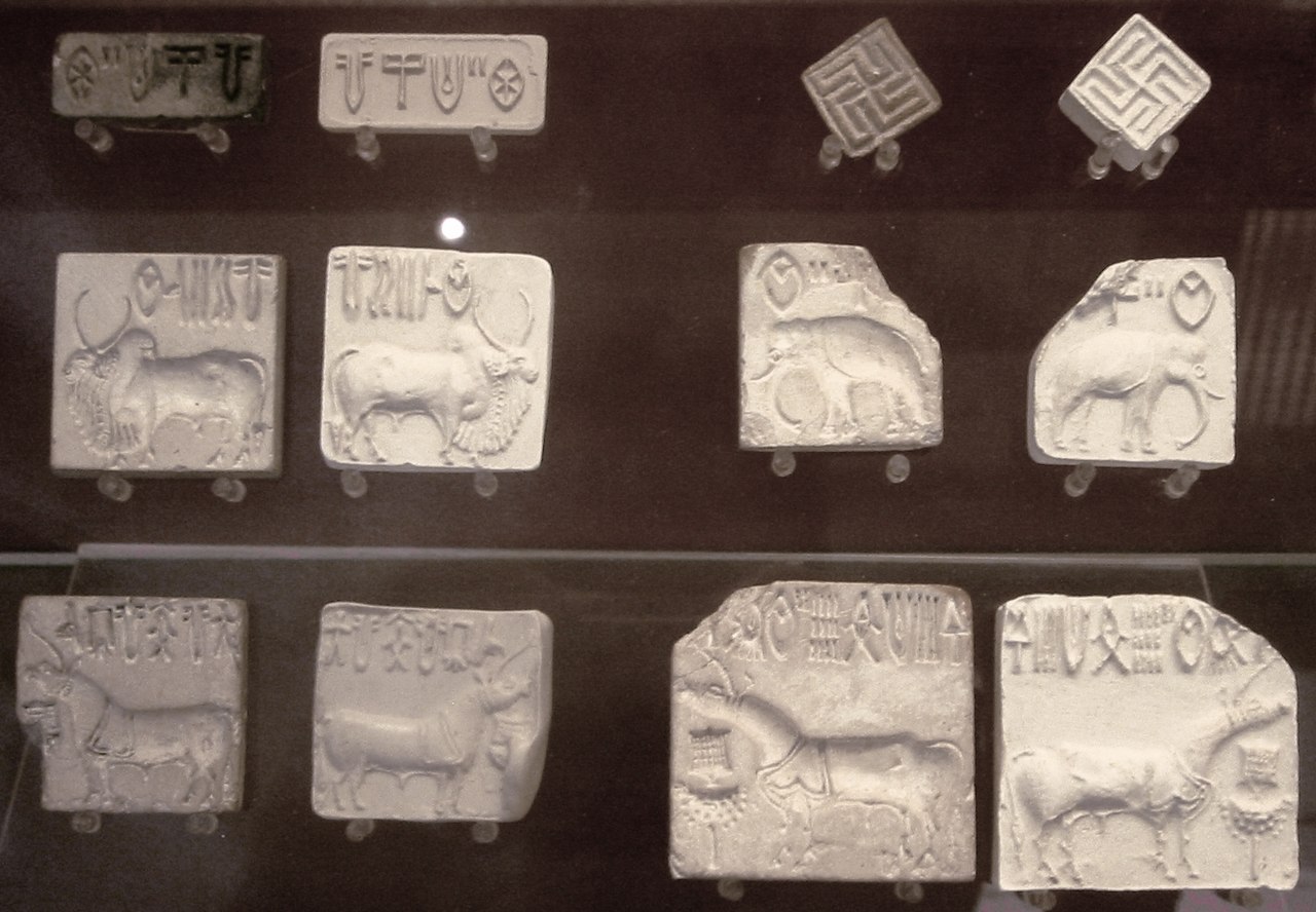 1280px-IndusValleySeals.JPG.jpg