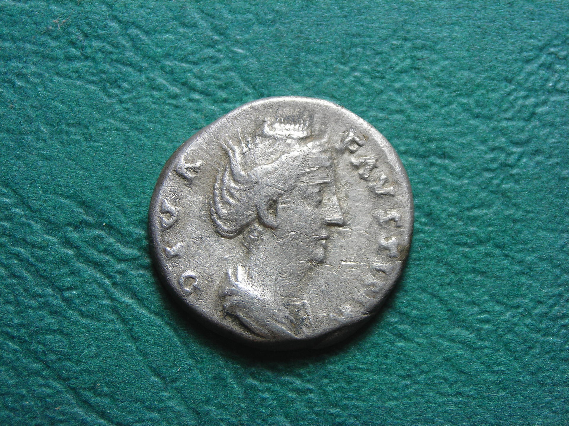 138-161 Faustina I obv.JPG