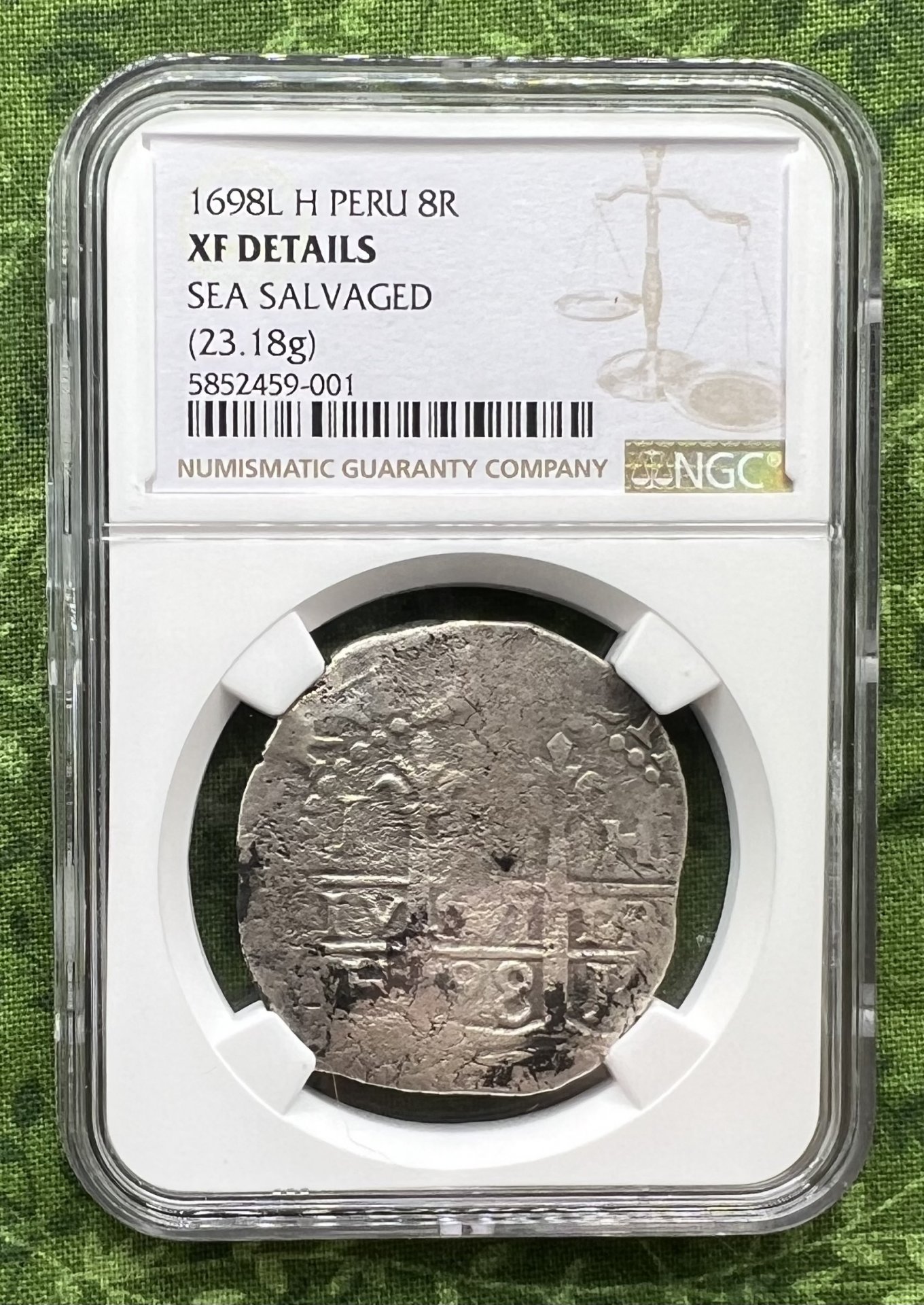 1698 Peru 8 Reales OBV.jpg