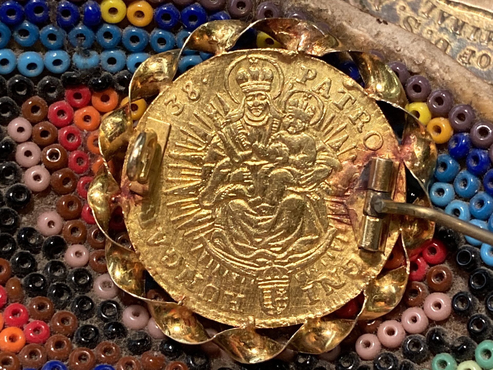 1738goldj.JPG