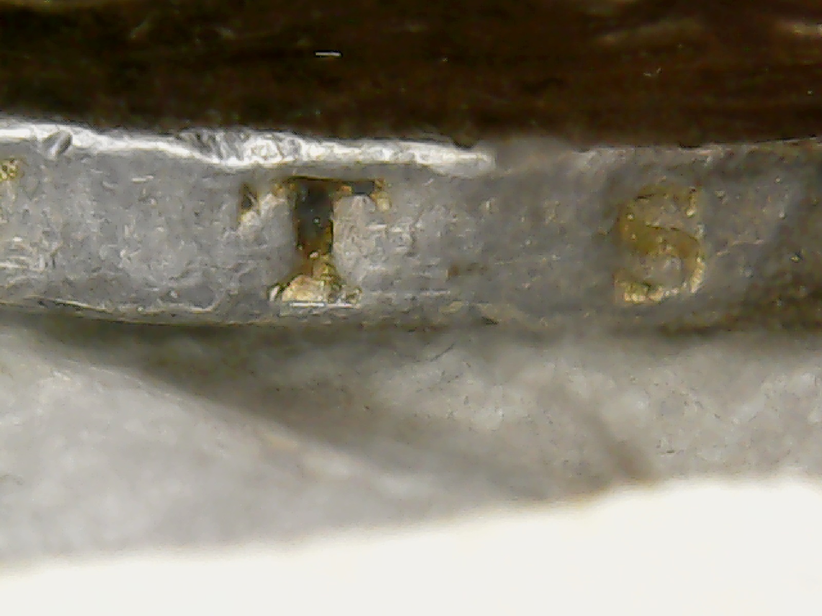 1832 half missing R on edge 3.jpg