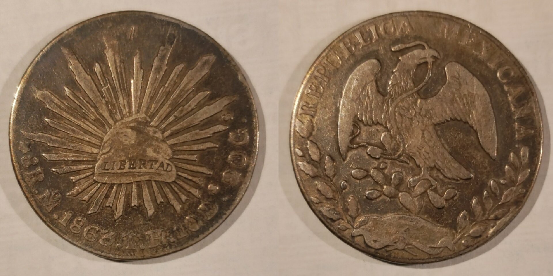 1863 8 Reales.jpg
