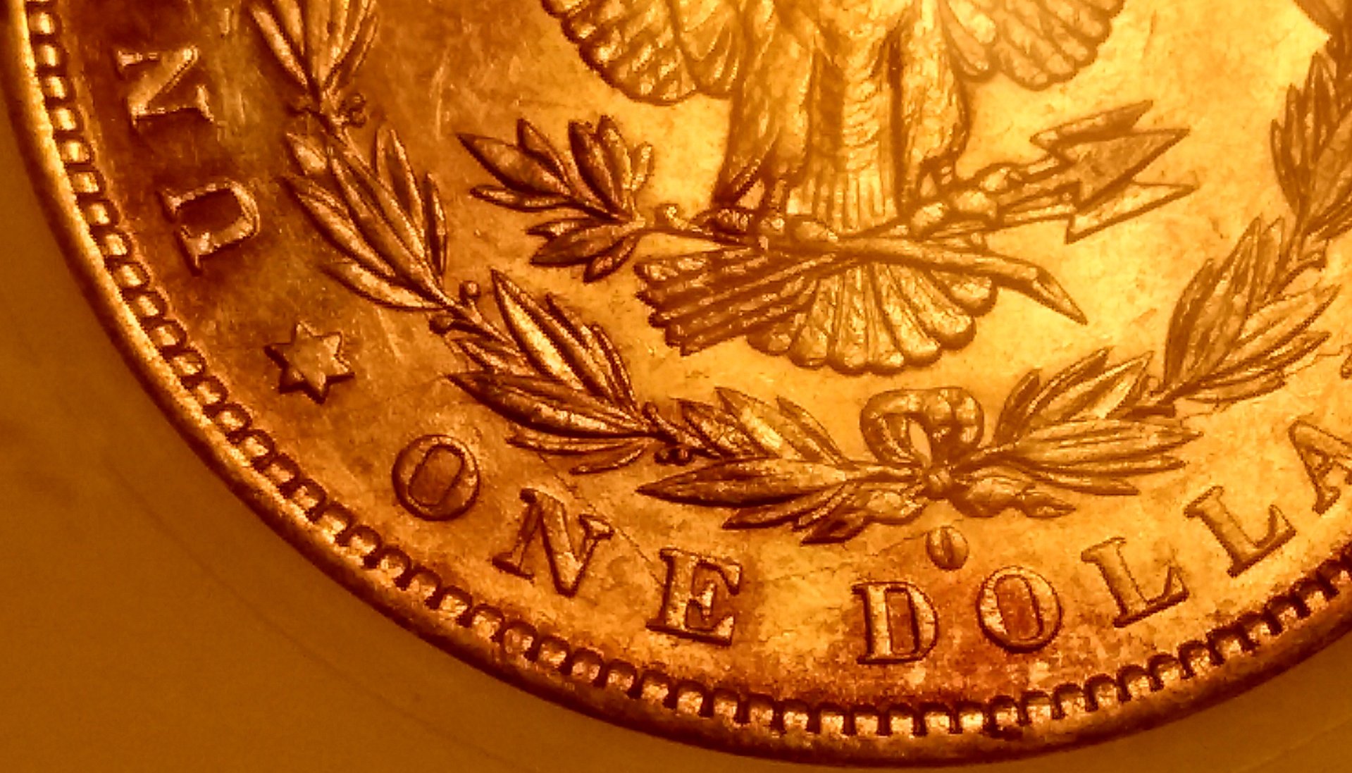 1882 O morgan die crack e to mm.jpg