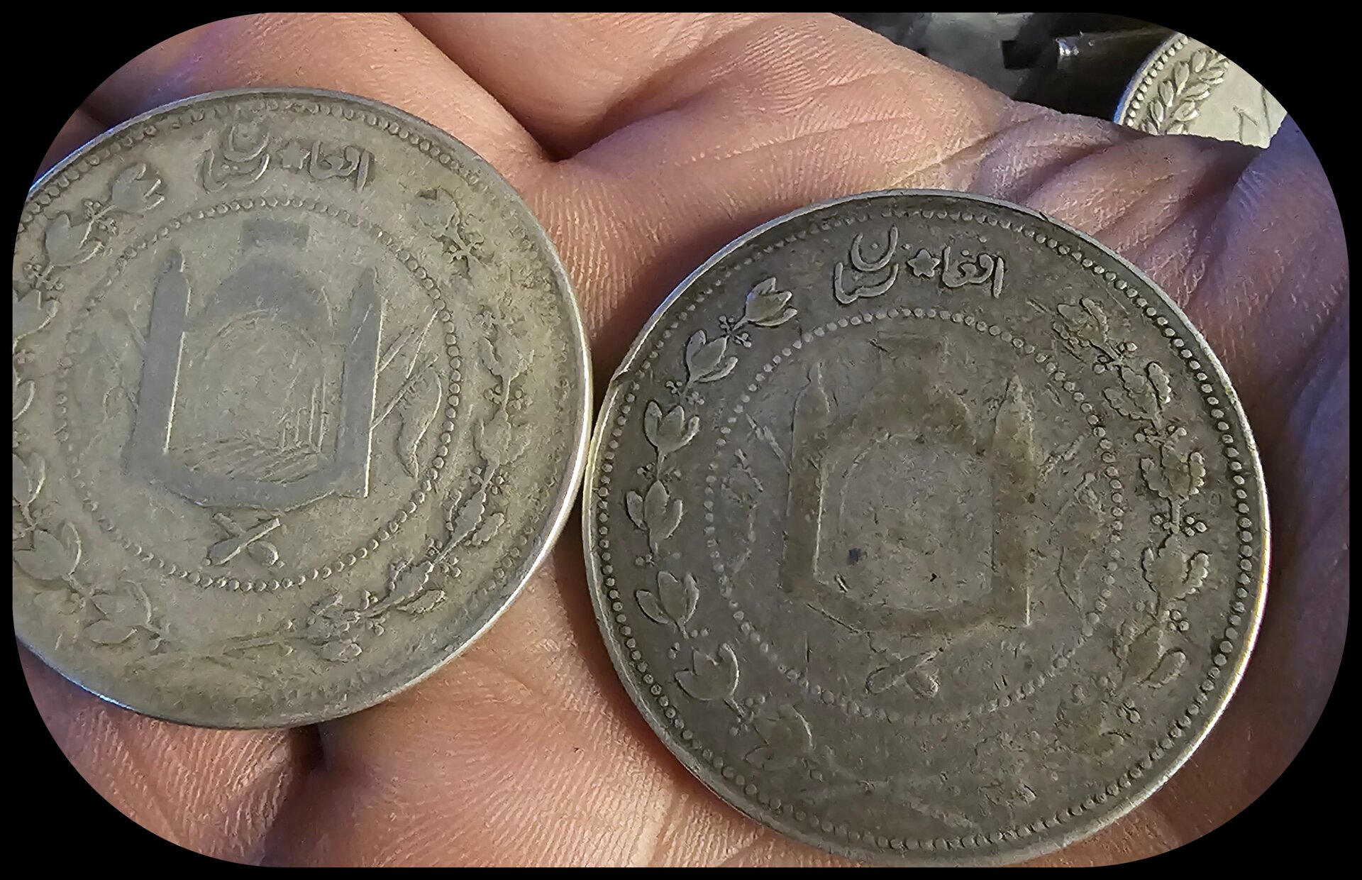 1904x2.jpg