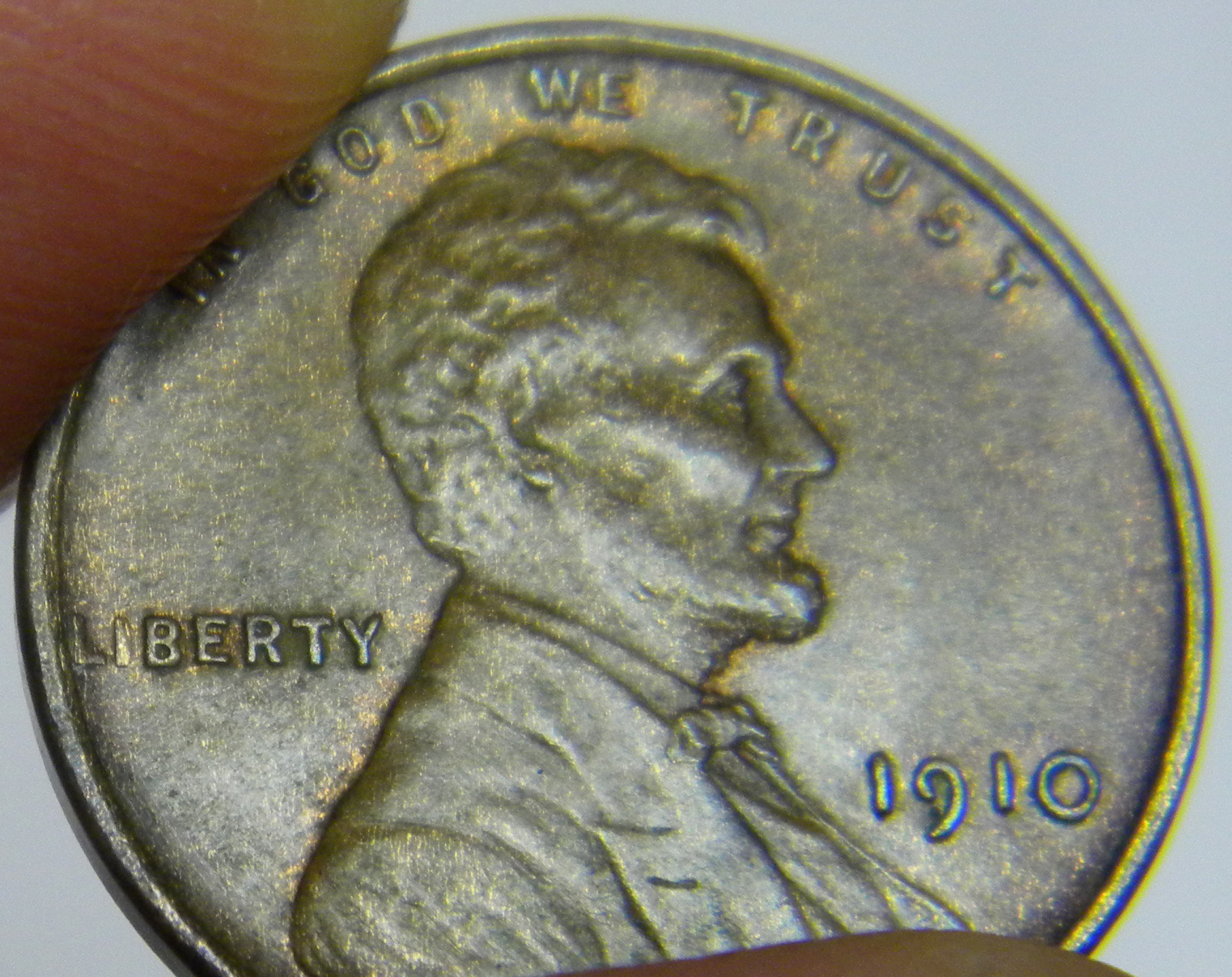 1910 Lincoln Wheat Penny (Close up).jpg