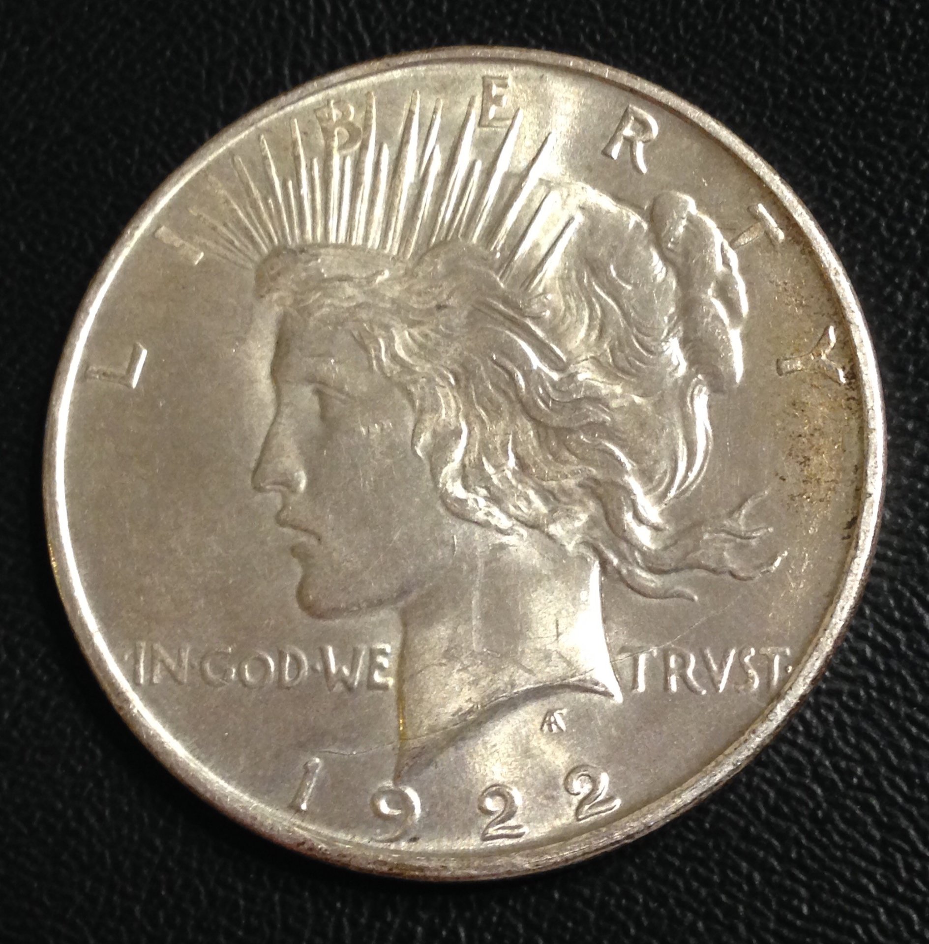 1922-D Peace Die Crack Pic 1.jpg