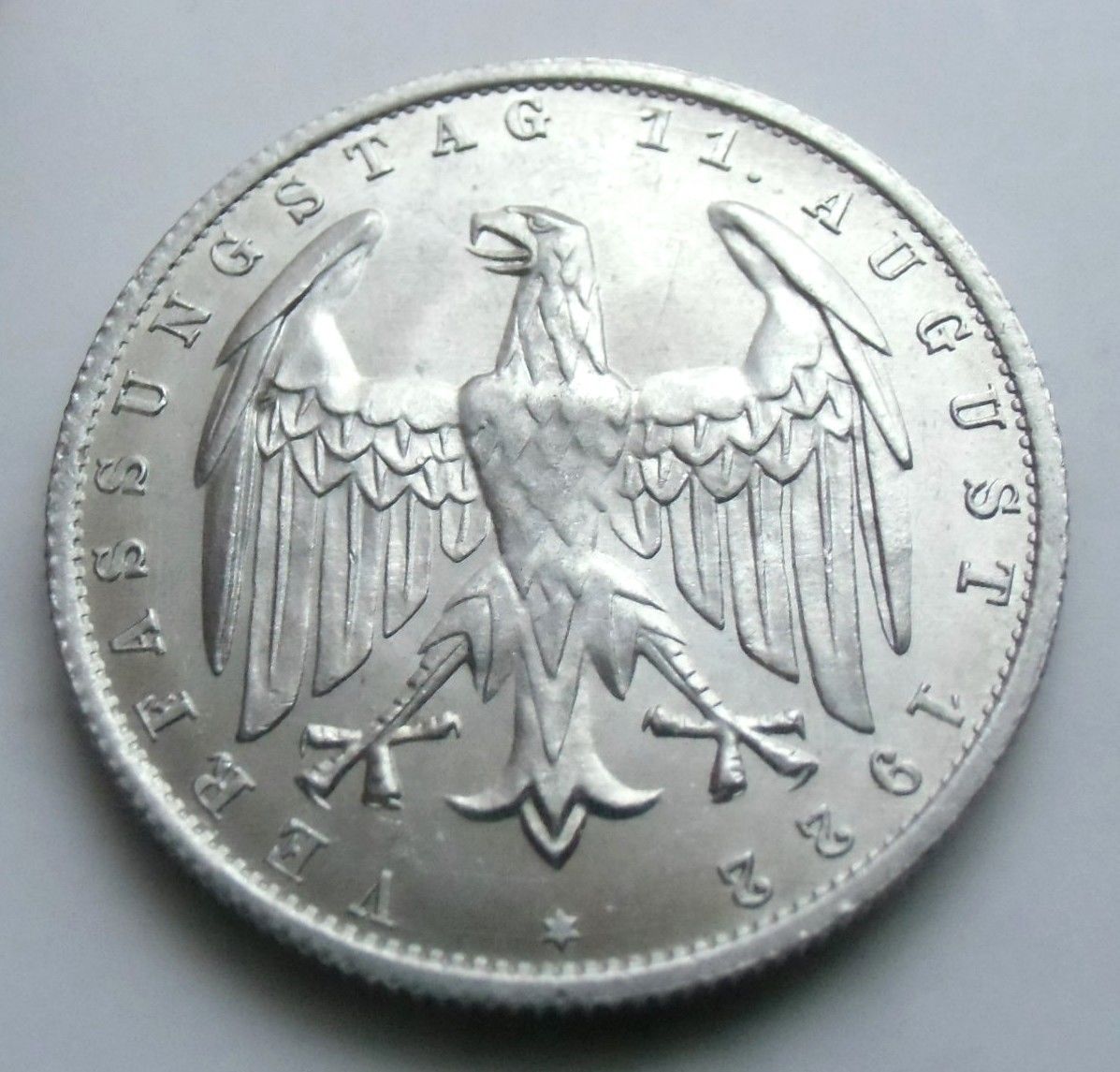 1922a.jpg