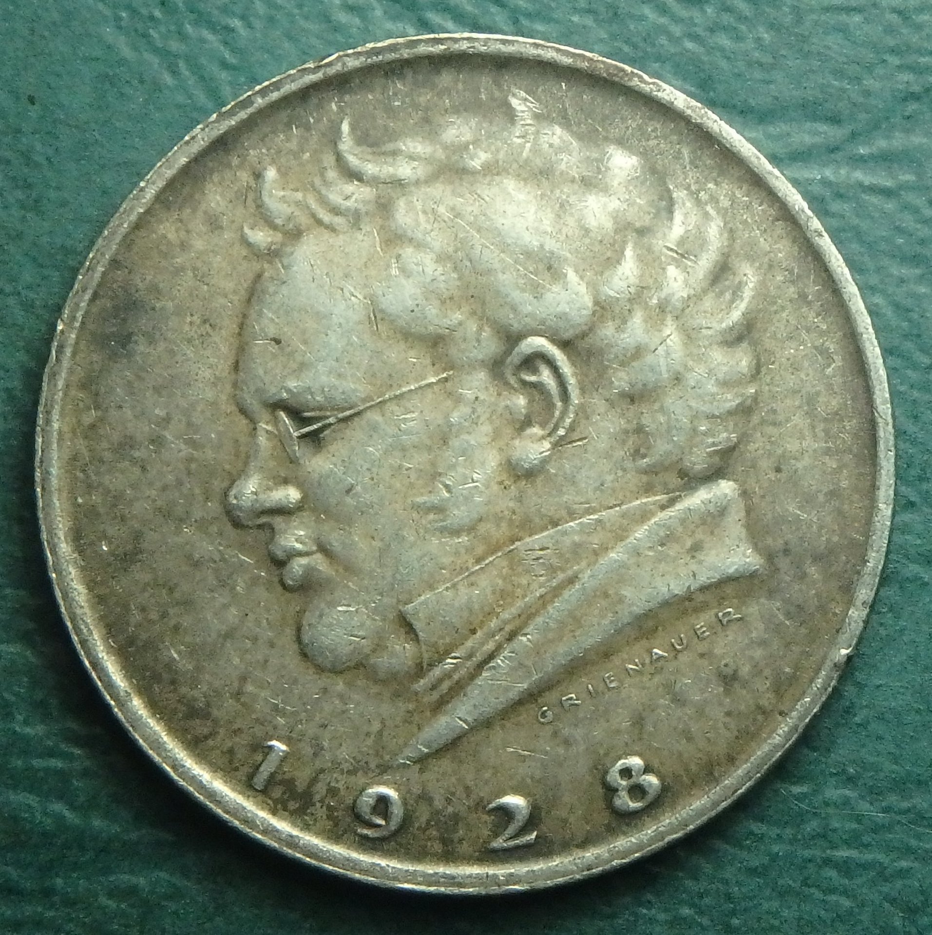 1928 AT 2 s obv.JPG