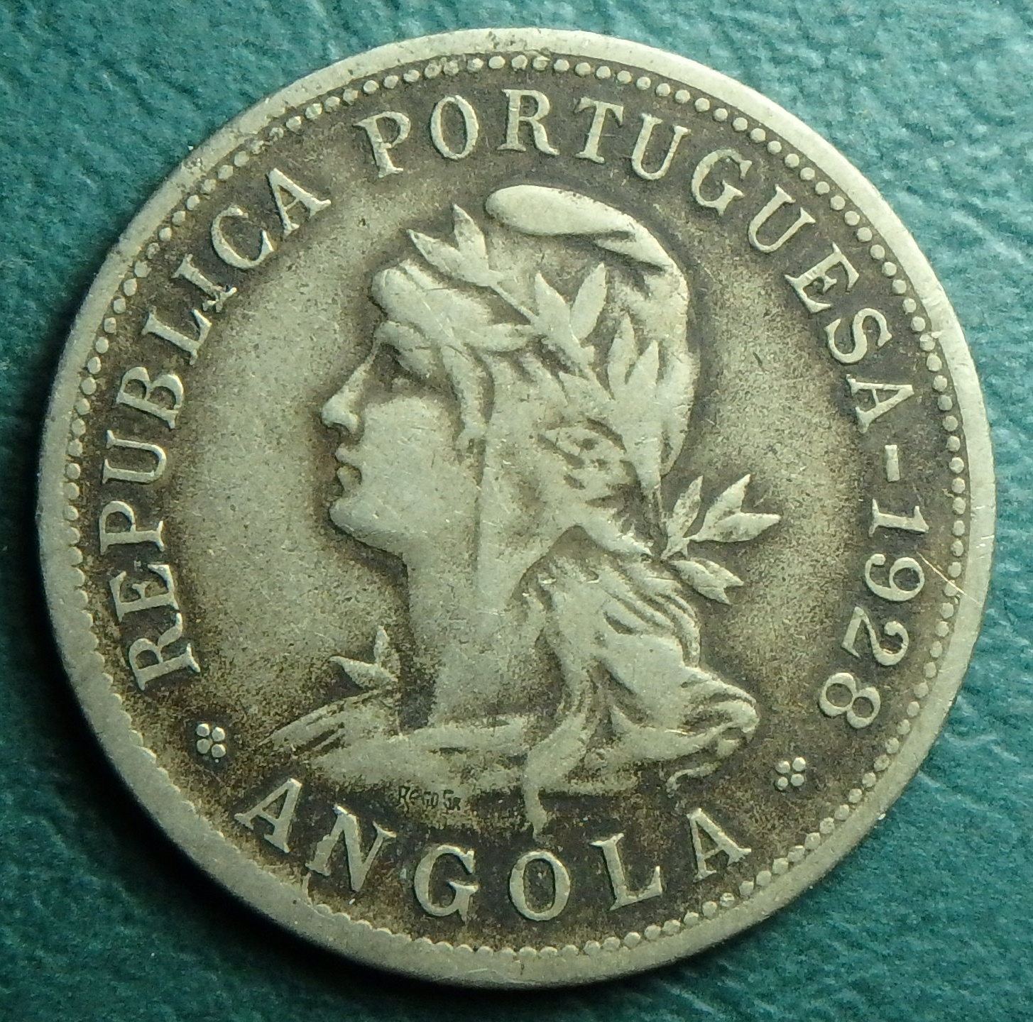 1928 PT-AO 50 c obv.JPG