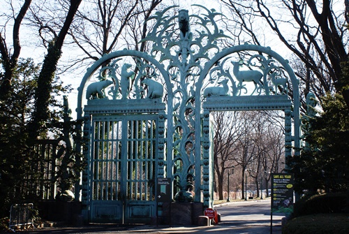 1930sNewYorkZoologicalParkLuckyNickelArtwork.jpg