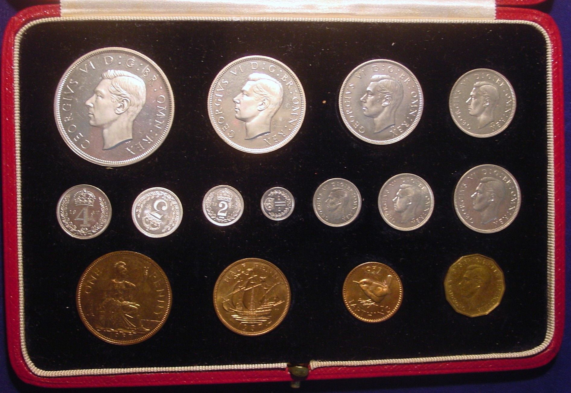 1937 Coronation Set.jpg