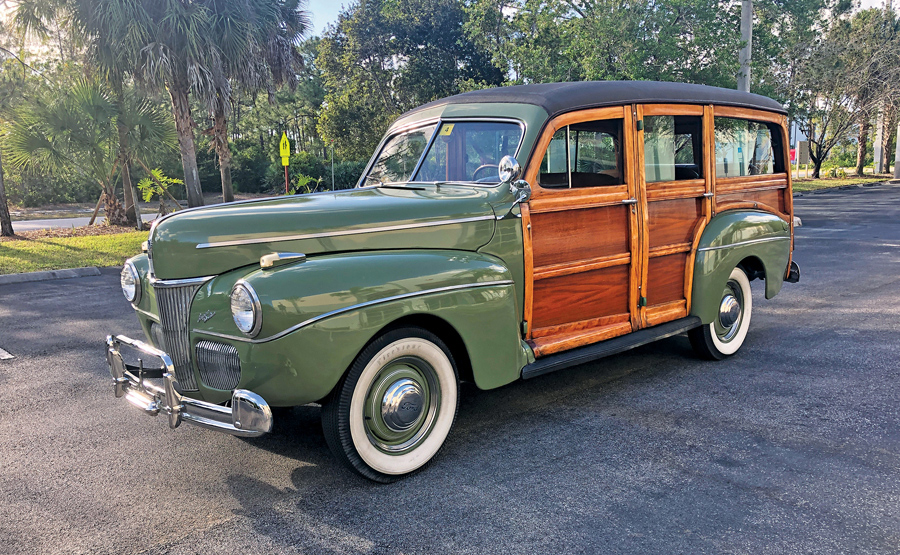 1941-Ford-Super-Deluxe-Station-Wagon-main.jpg