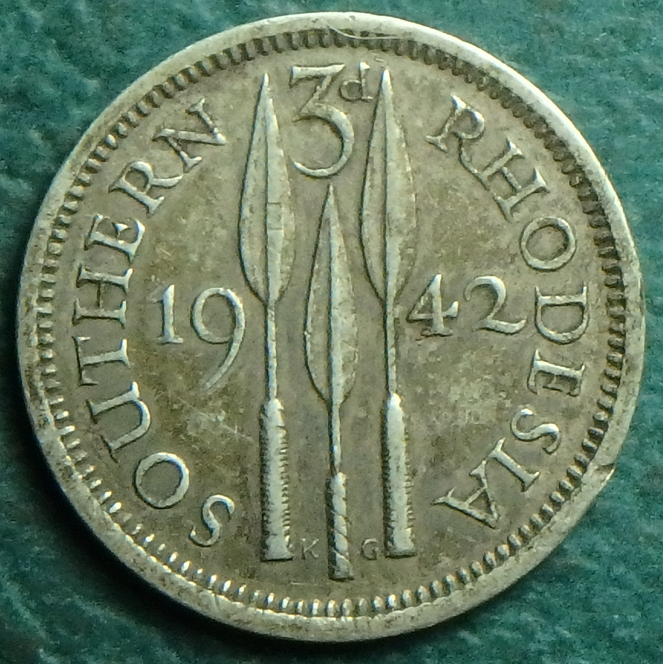 1942 S Rhodesia 3 p rev.JPG