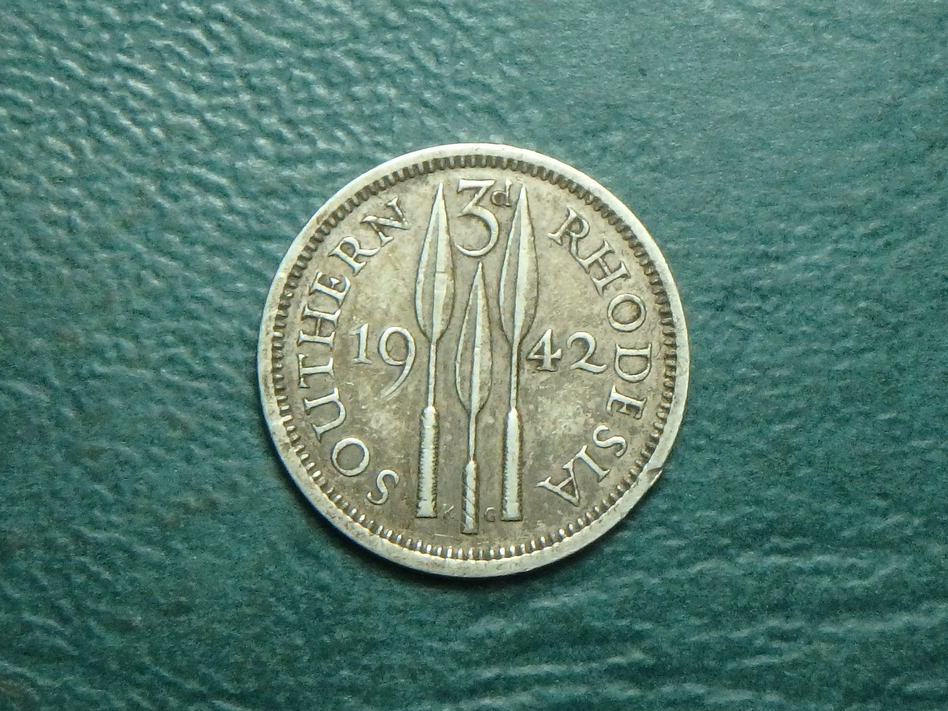 1942 S Rhodesia 3 p rev.JPG
