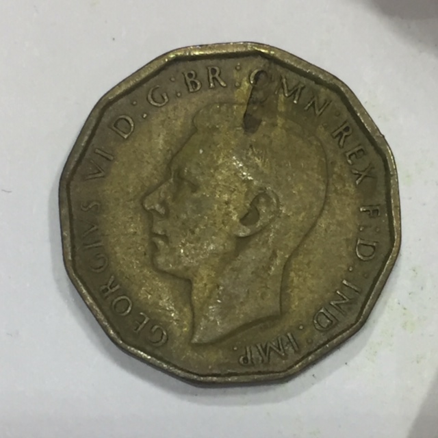 1943 GB Brass threpenny bit error O.23.jpg