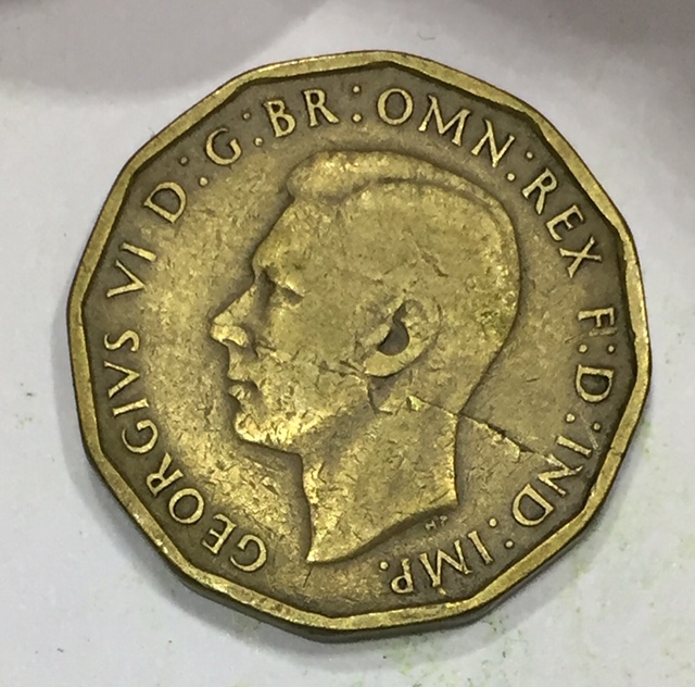 1943 GB Brass threpenny bit error O.28.jpg