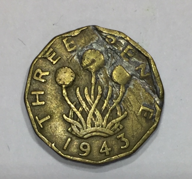 1943 GB Brass threpenny bit error R.2.jpg
