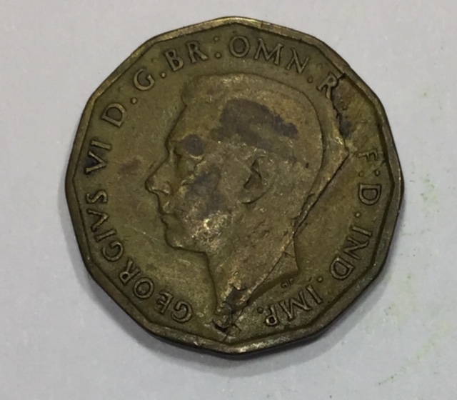 1944 GB Brass threpenny bit error O.3.jpg