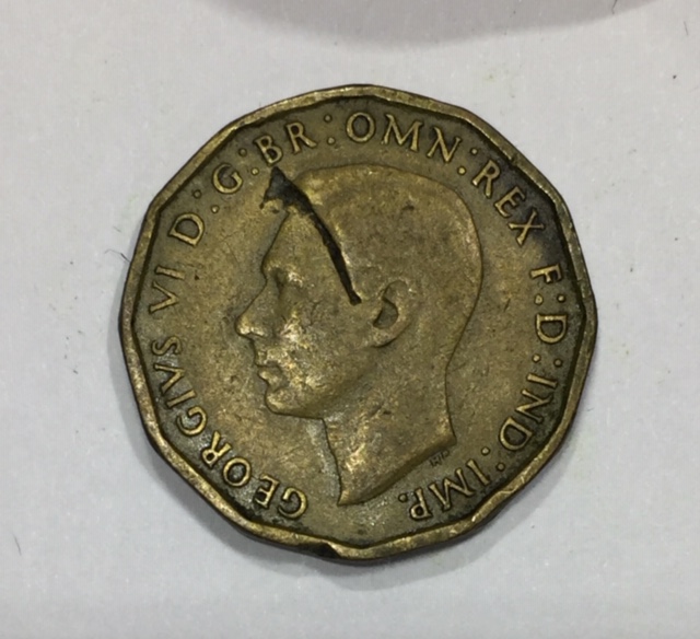 1944 GB Brass threpenny bit error O.5.jpg