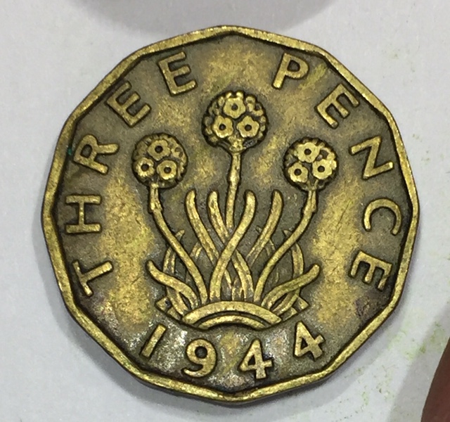 1944 GB Brass threpenny bit error R.11.jpg