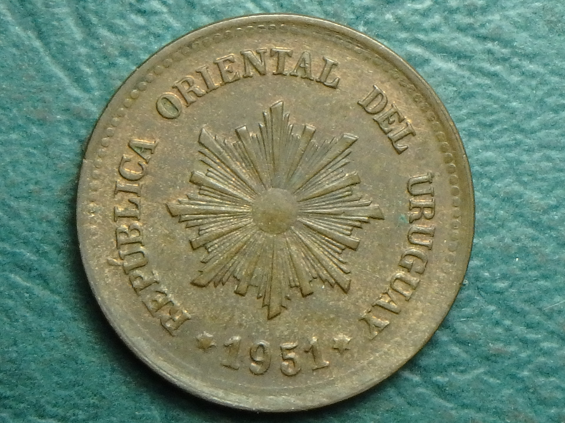 1951 Uruguay 2 c obv.JPG