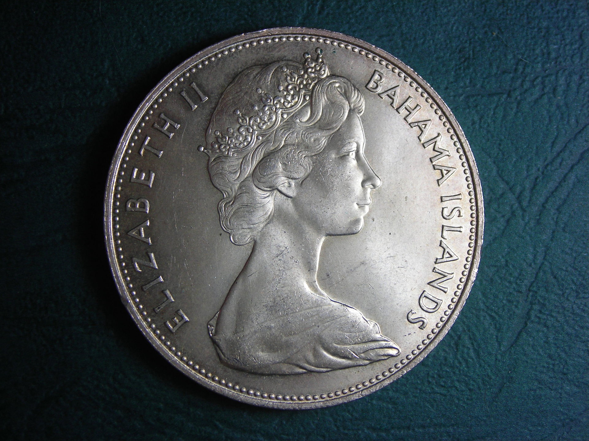 1966 Bahamas 5 dol obv.JPG