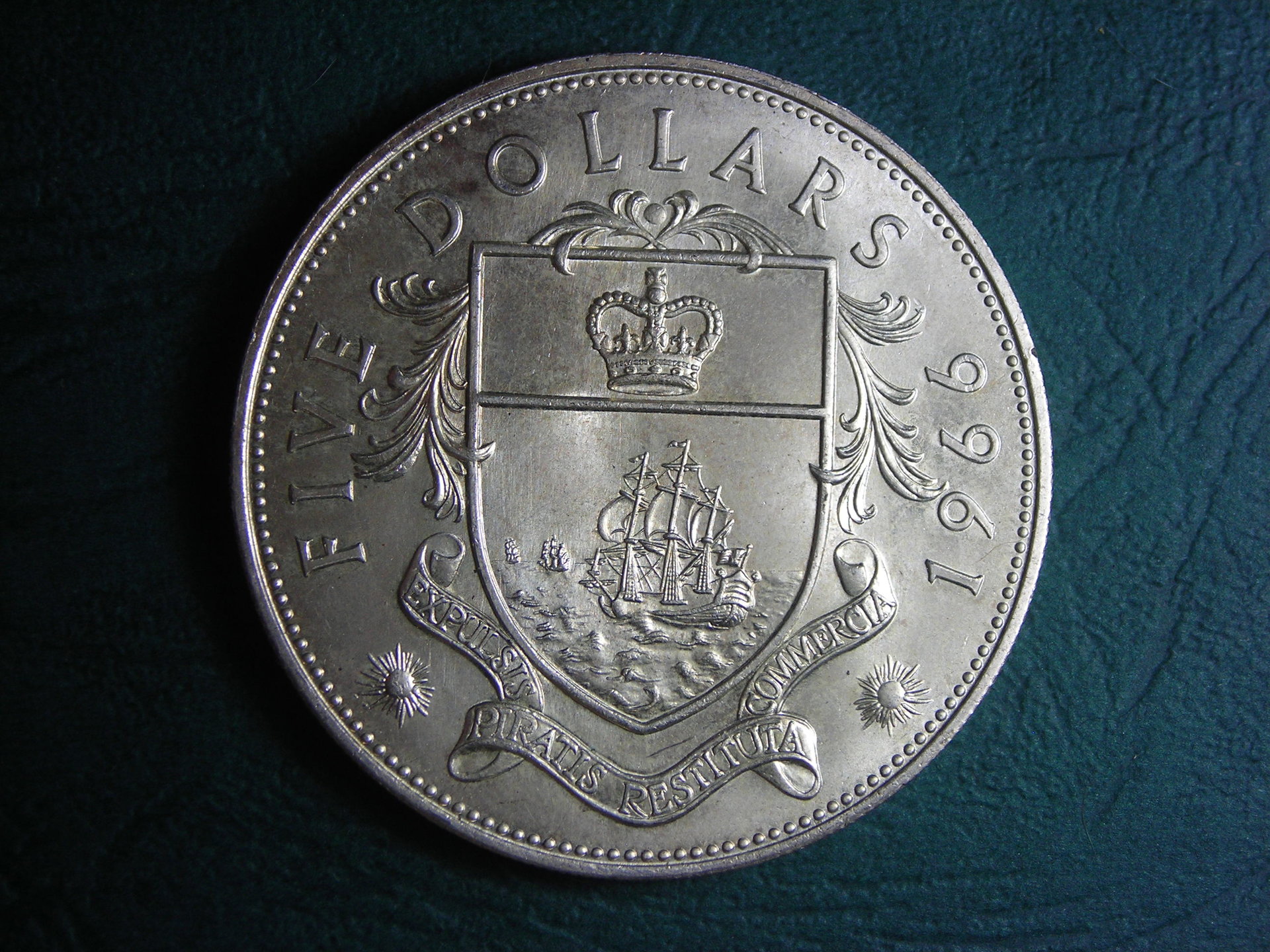 1966 Bahamas 5 dol rev.JPG