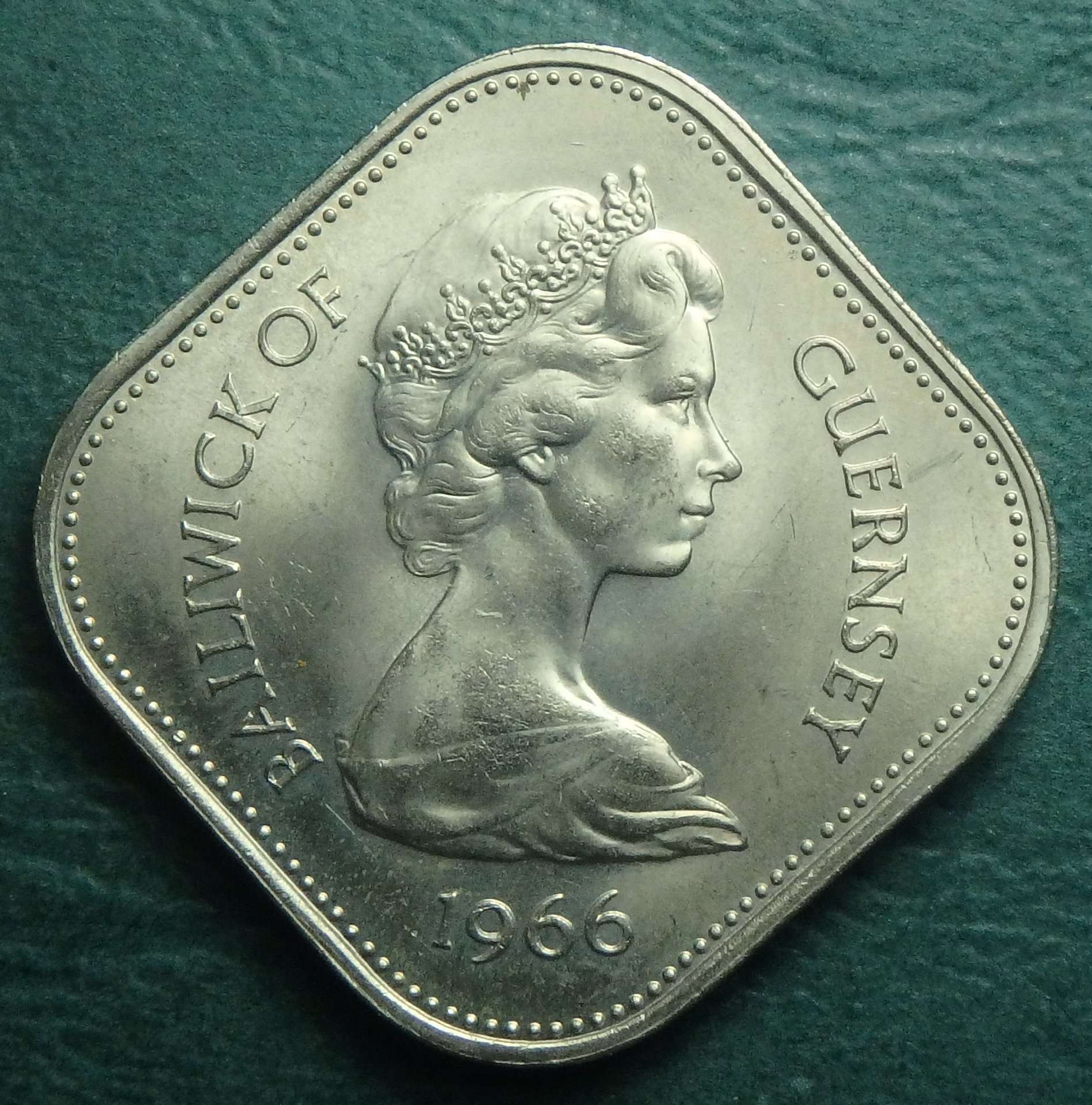 1966 Guernsey 10 shillings obv.JPG