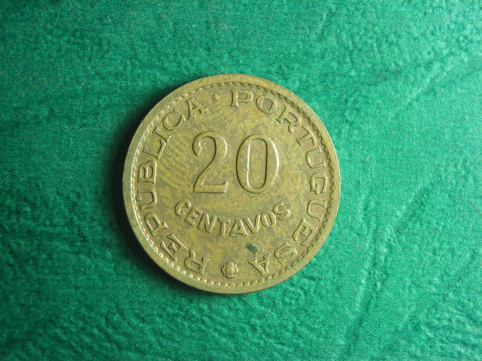 1970 Timor 20 c rev.JPG