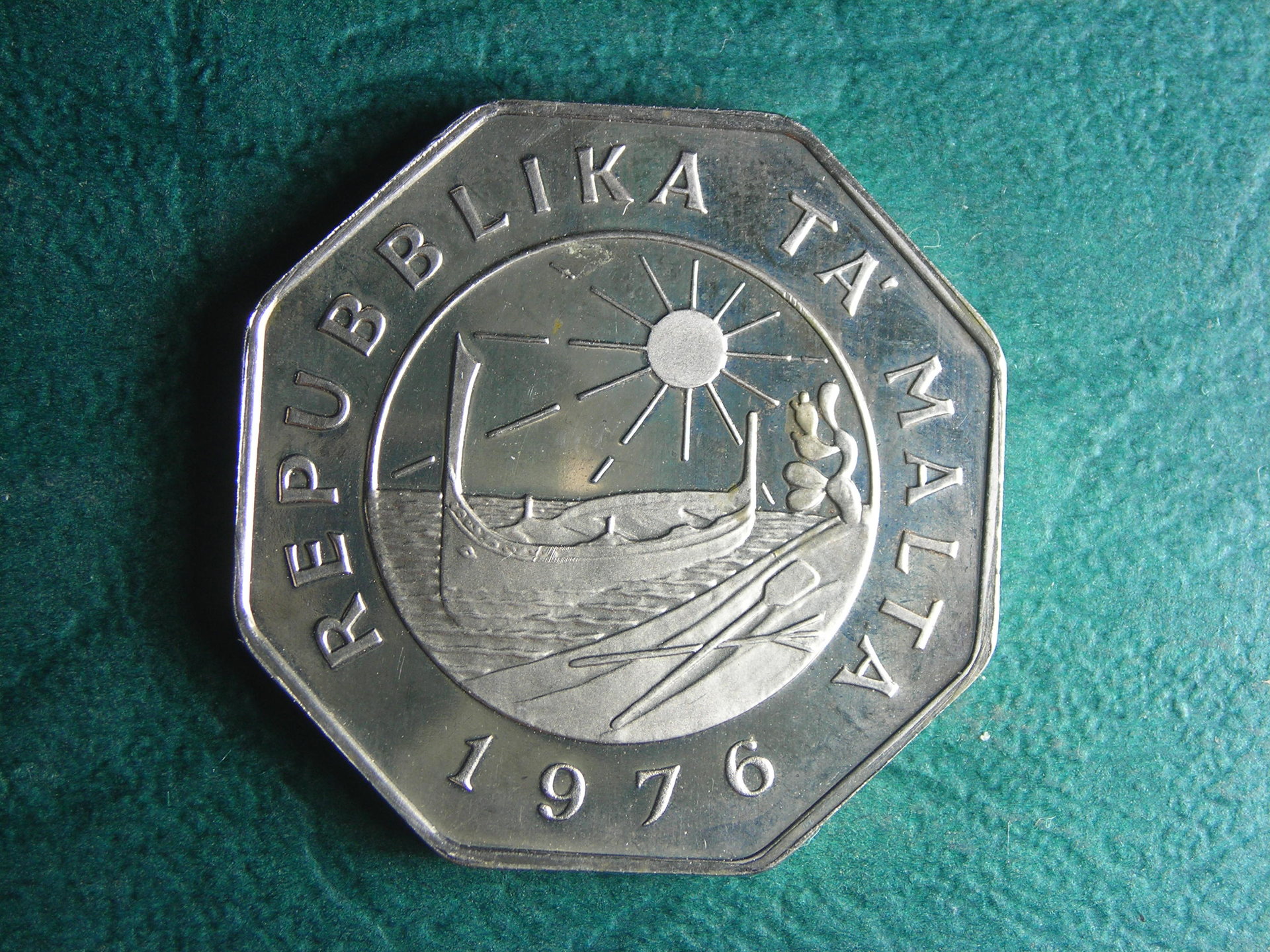 1976 Malta 25 c obv.JPG