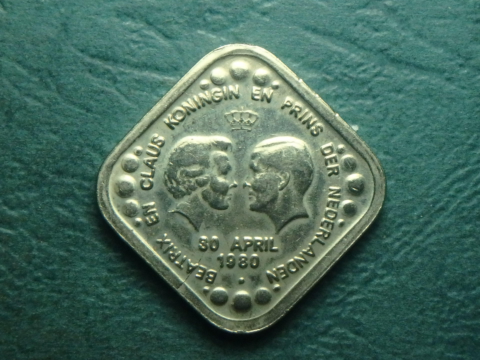 1980 NL 5 c token obv.JPG