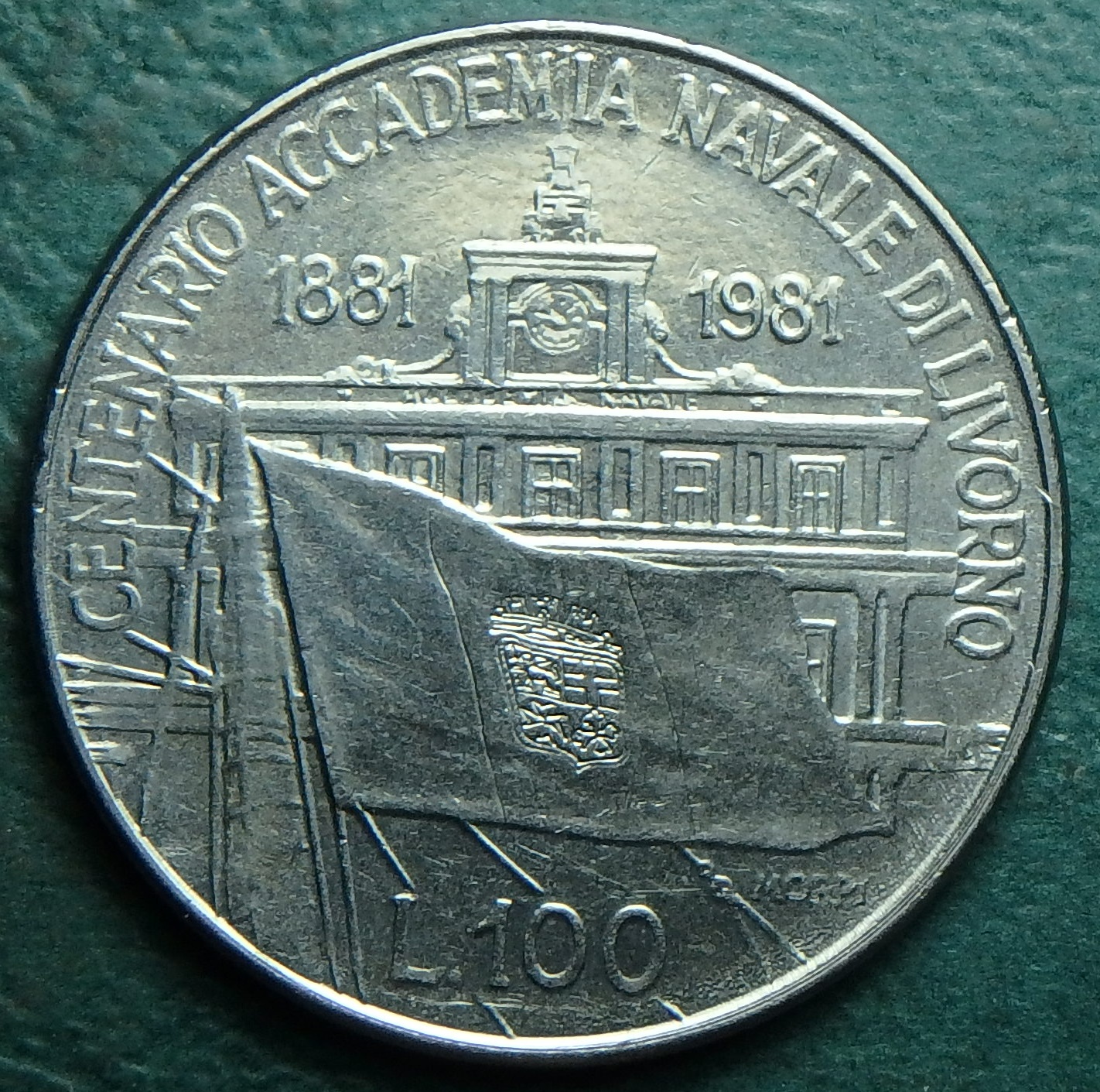 1981 IT 100 l rev.JPG