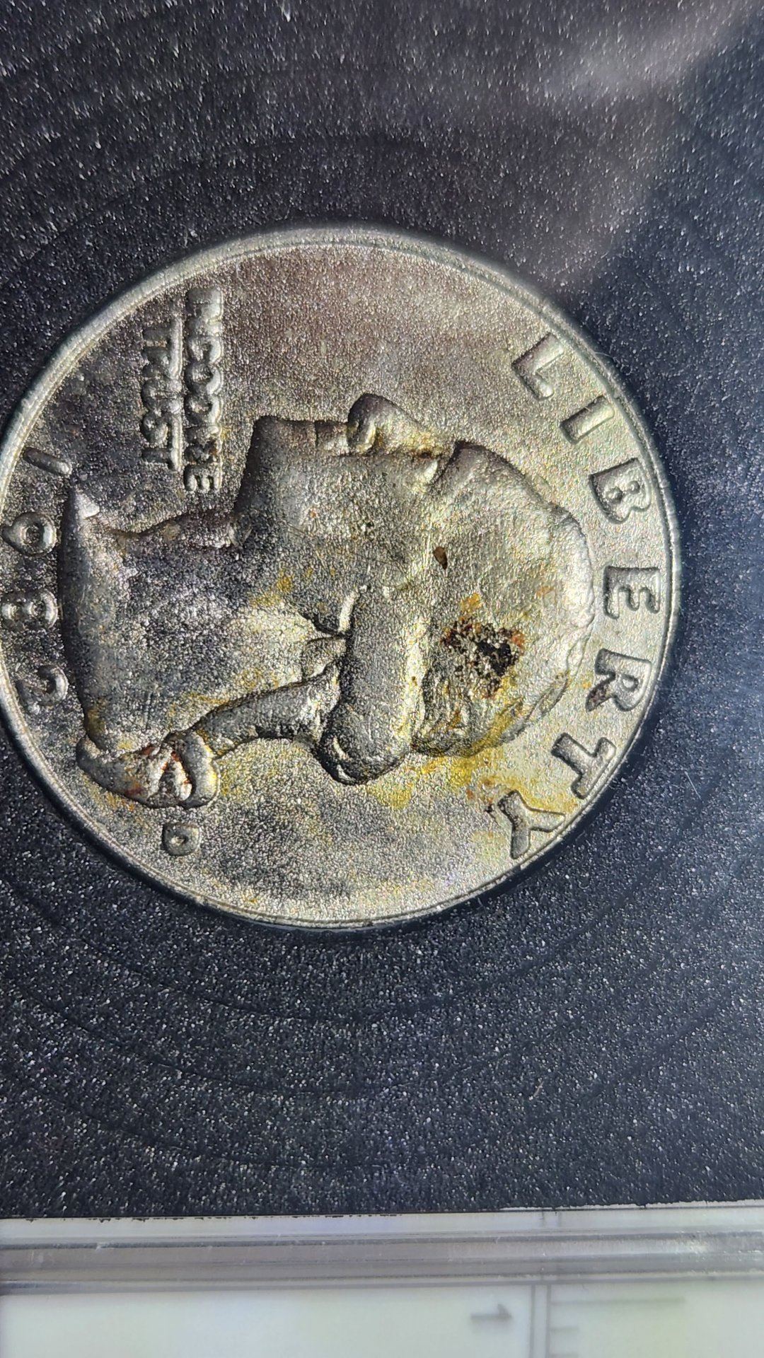 1982 Clad Quarter No edge and Leafs dont reach Eagle Wings (Front).jpg