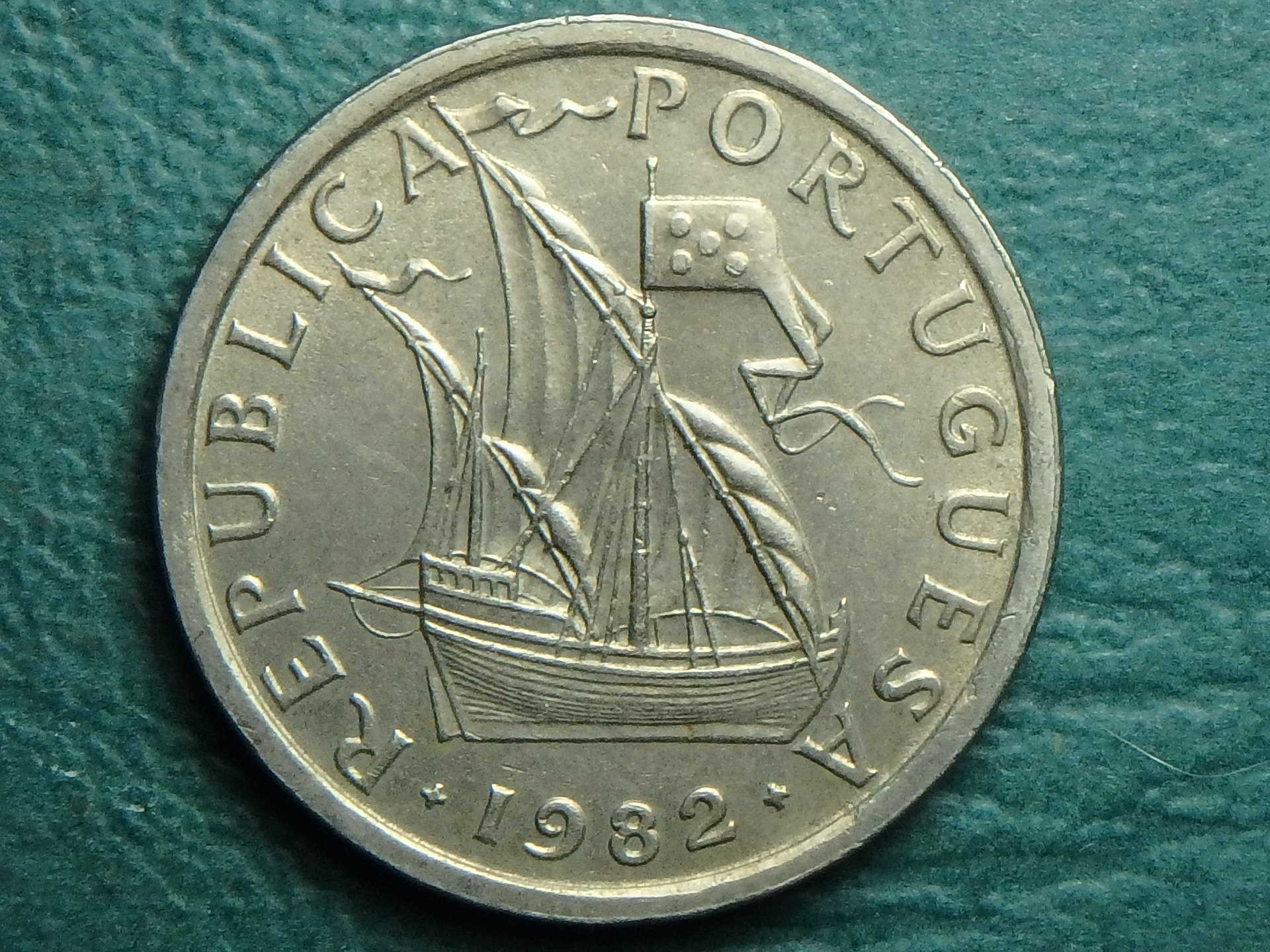 1982 PT 5 e obv.JPG