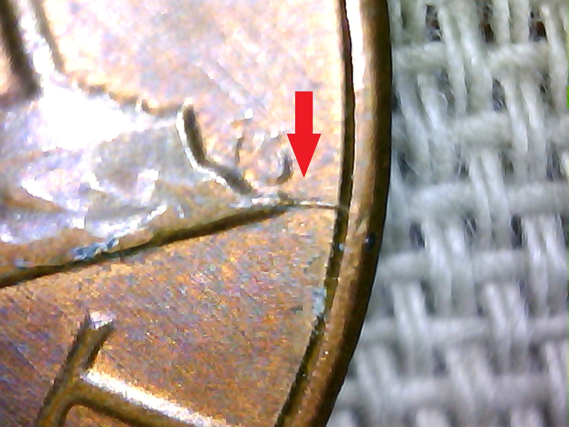 1983 DDR002 Die Crack.jpg